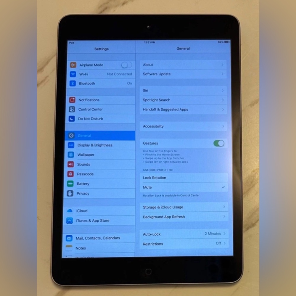 Apple iPad Mini 1st Gen 16GB Grey Wi-Fi 7.9in - Picture 3 of 5